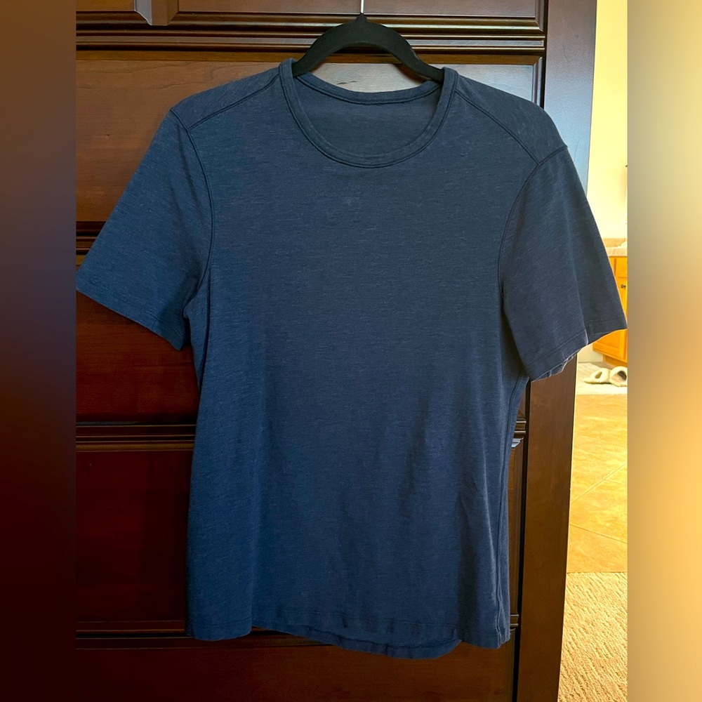 Lululemon Basic T SS Navy Blue. EUC